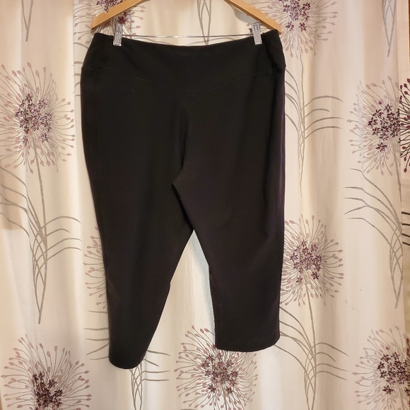 Nike Dri-Fit Capris - Picture 2 of 9